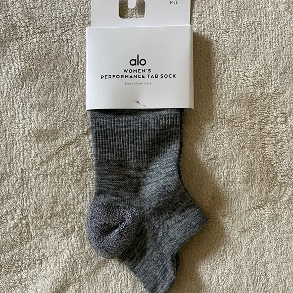 ALO Woman’s Performance Tab Sock - Picture 1 of 3